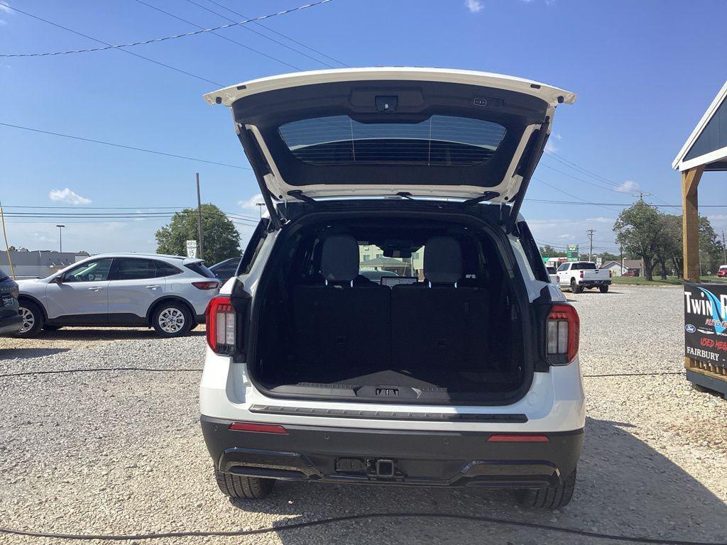 new 2025 Ford Explorer car, priced at $51,323