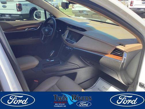 used 2017 Cadillac XT5 car