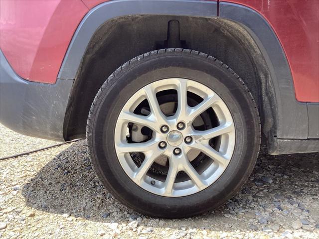 used 2014 Jeep Cherokee car, priced at $9,995