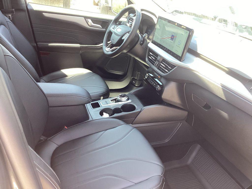 new 2025 Ford Escape PHEV car, priced at $33,676