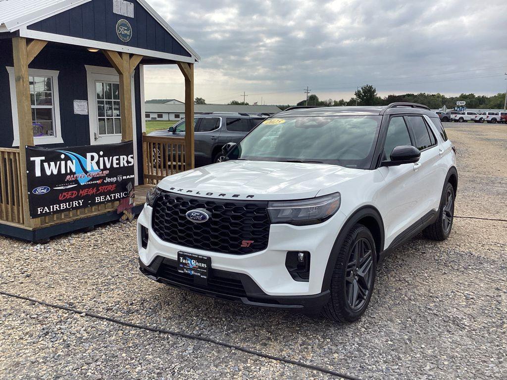 new 2025 Ford Explorer car, priced at $64,044