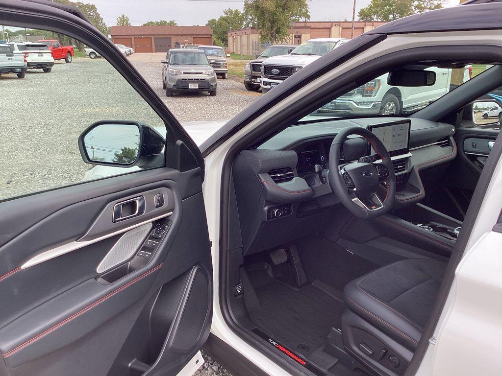 new 2025 Ford Explorer car, priced at $64,044