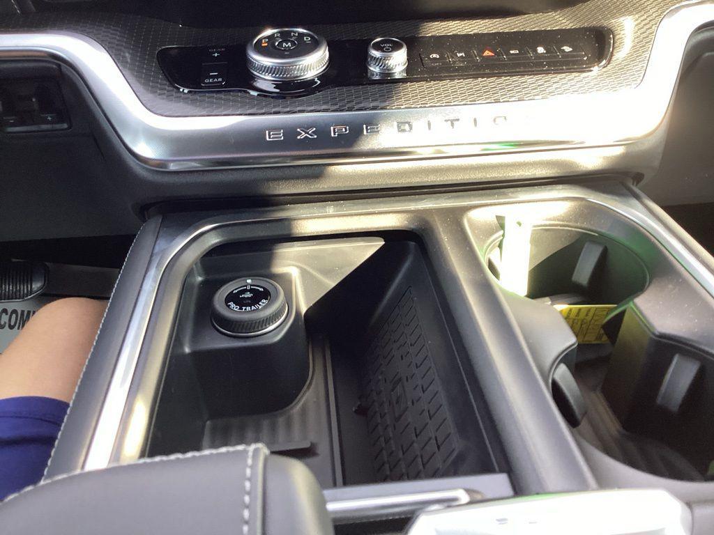 new 2025 Ford Expedition Max car, priced at $82,995