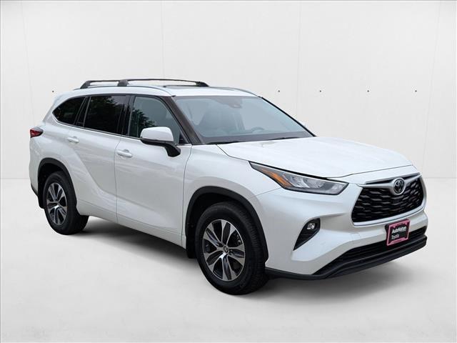 used 2020 Toyota Highlander car, priced at $29,988