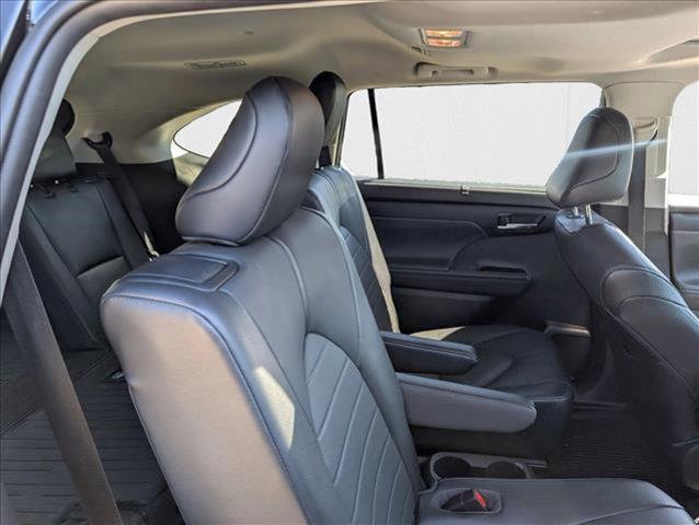 used 2020 Toyota Highlander car, priced at $31,990