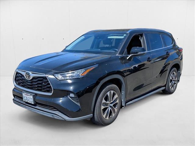 used 2020 Toyota Highlander car, priced at $32,488