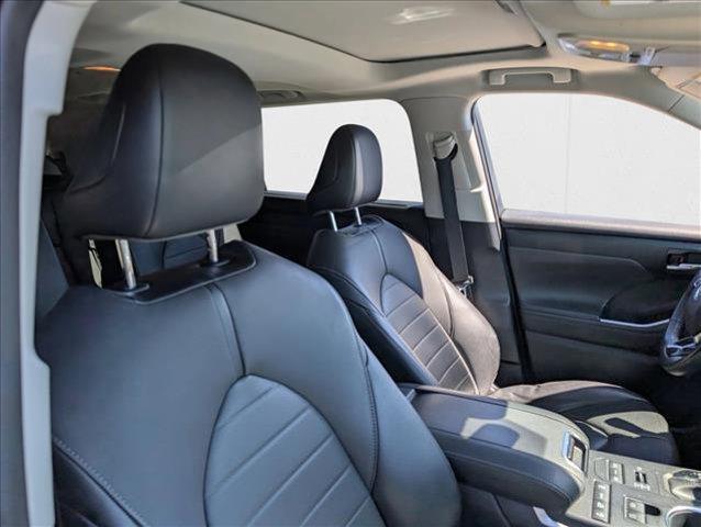 used 2020 Toyota Highlander car, priced at $31,990