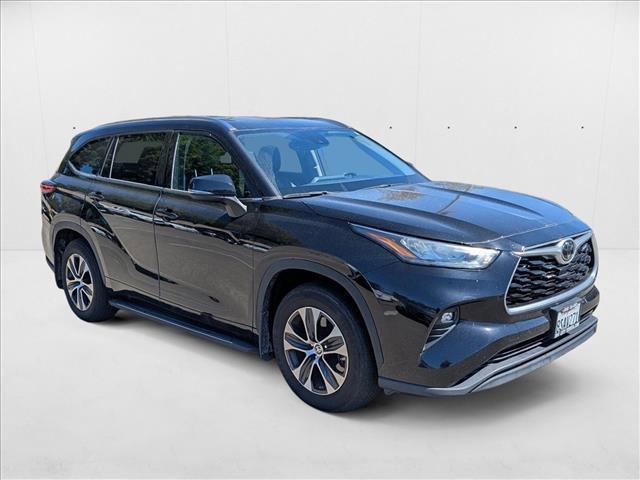used 2020 Toyota Highlander car, priced at $31,990