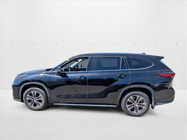 used 2020 Toyota Highlander car, priced at $31,990