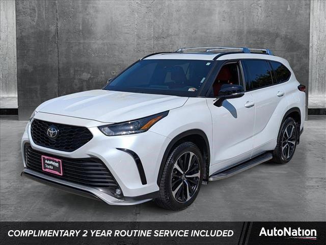 used 2022 Toyota Highlander car, priced at $38,933