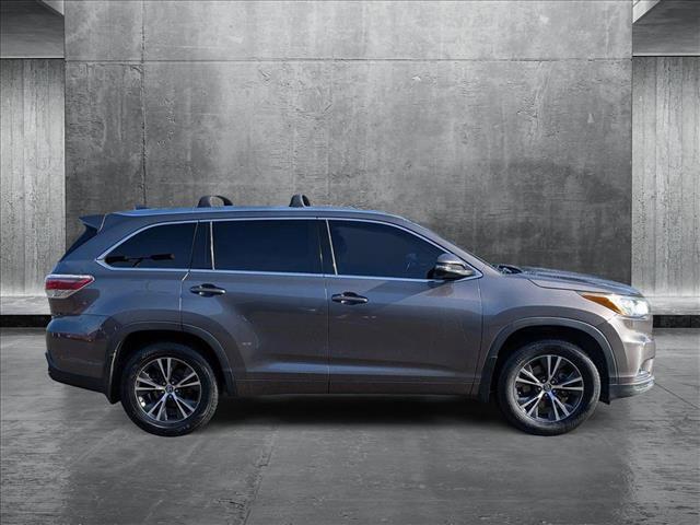 used 2016 Toyota Highlander car, priced at $17,495