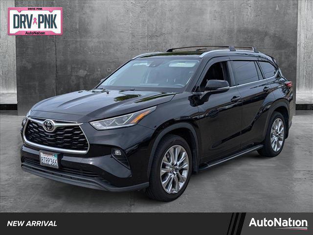 used 2020 Toyota Highlander car, priced at $35,499