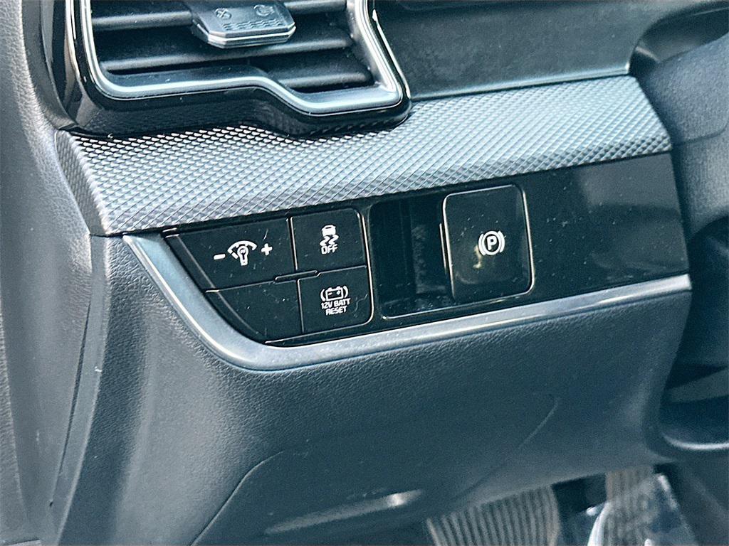 used 2025 Kia Sportage Hybrid car, priced at $27,500