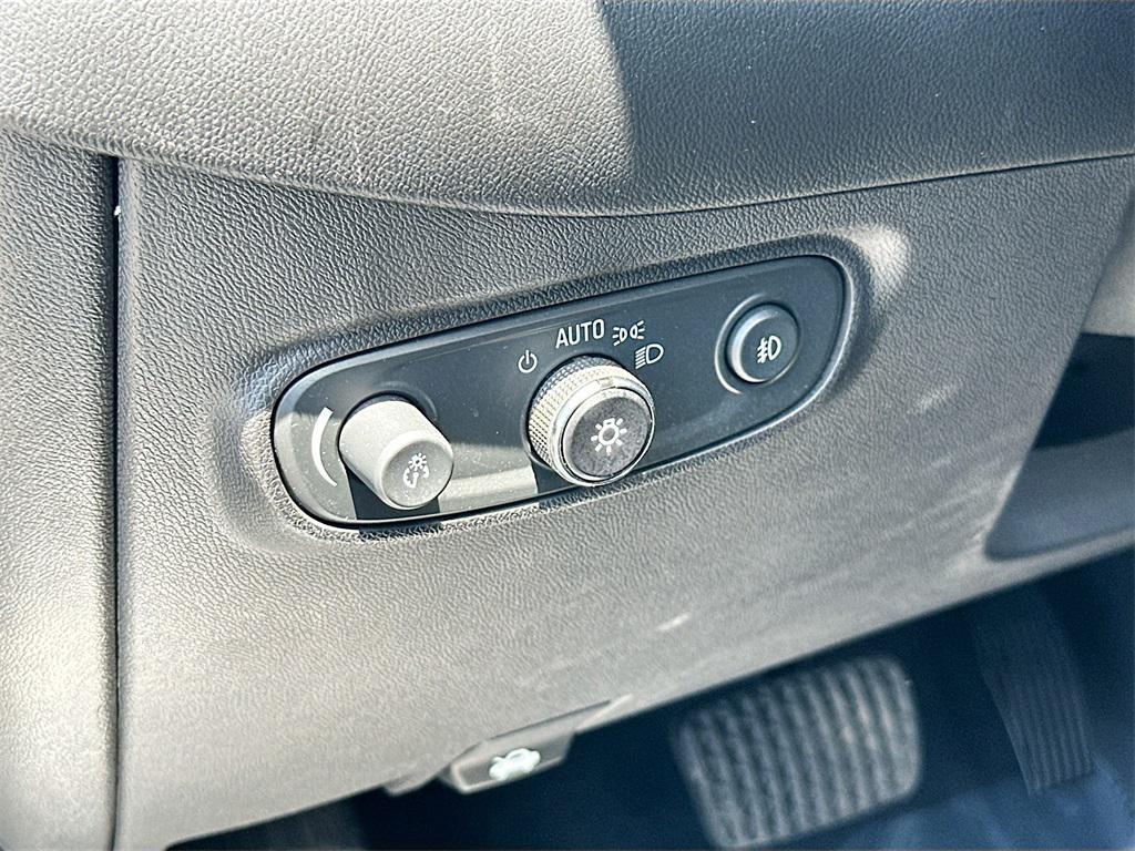 used 2020 Chevrolet Equinox car, priced at $21,303