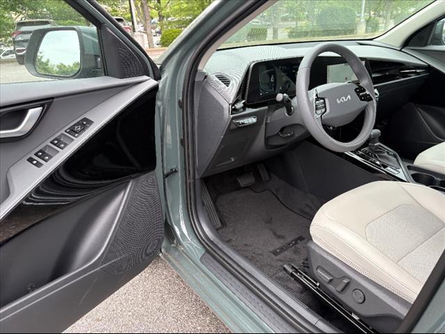 used 2025 Kia Niro car, priced at $34,000