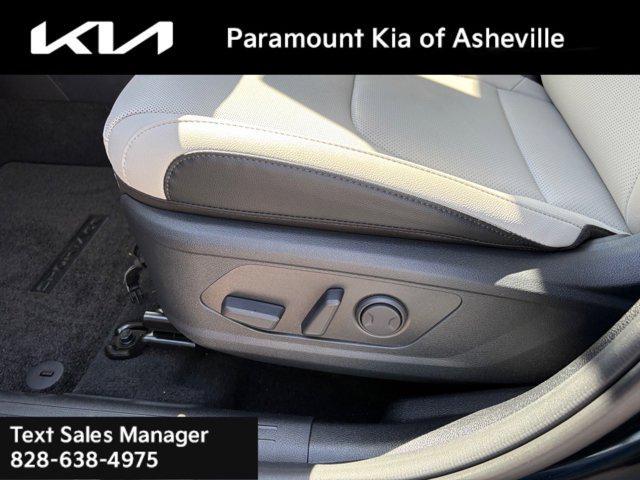 new 2025 Kia Sportage car, priced at $33,723