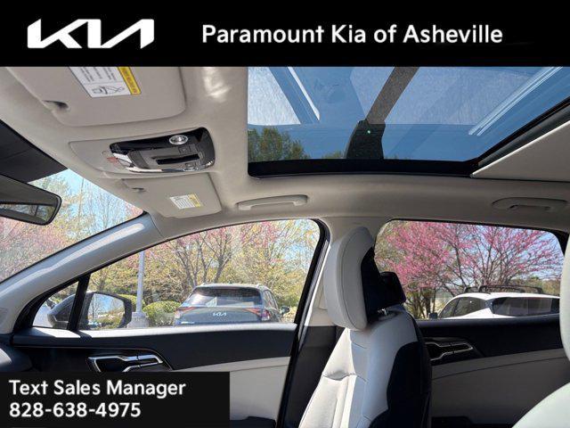 new 2025 Kia Sportage car, priced at $33,723