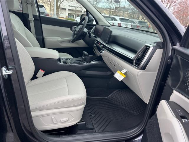 new 2025 Kia Sorento car, priced at $42,467