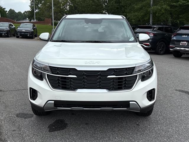new 2025 Kia Seltos car, priced at $26,182