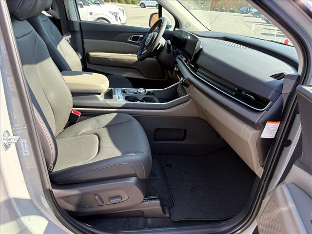 new 2026 Kia Carnival Hybrid car, priced at $50,660