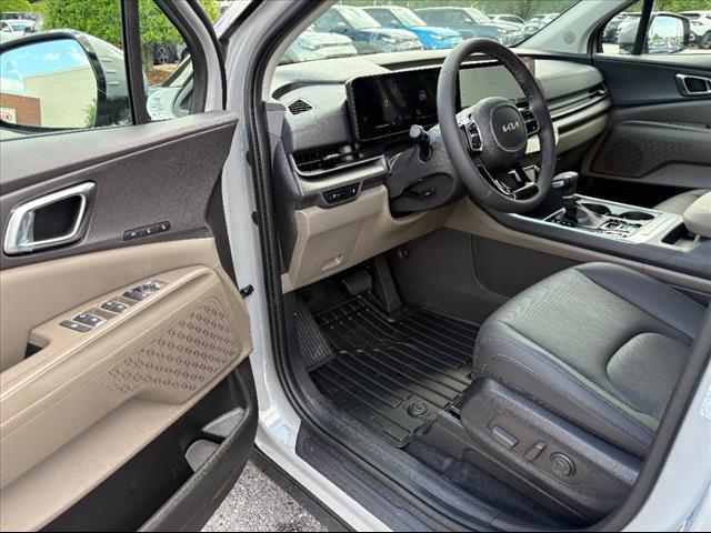 new 2025 Kia Carnival car, priced at $42,221