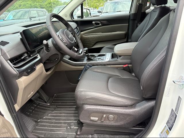 new 2025 Kia Carnival car, priced at $40,087