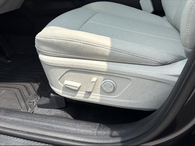 new 2025 Kia Sorento car, priced at $38,020