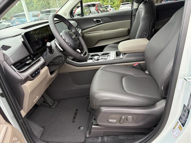 new 2026 Kia Carnival Hybrid car, priced at $46,135