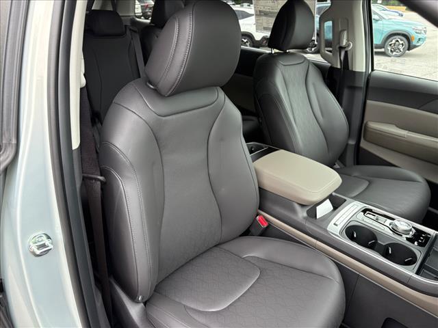 new 2026 Kia Carnival Hybrid car, priced at $46,135