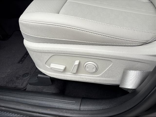 new 2025 Kia Sorento car, priced at $37,030