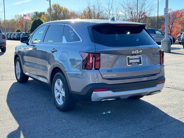 new 2025 Kia Sorento car, priced at $32,596