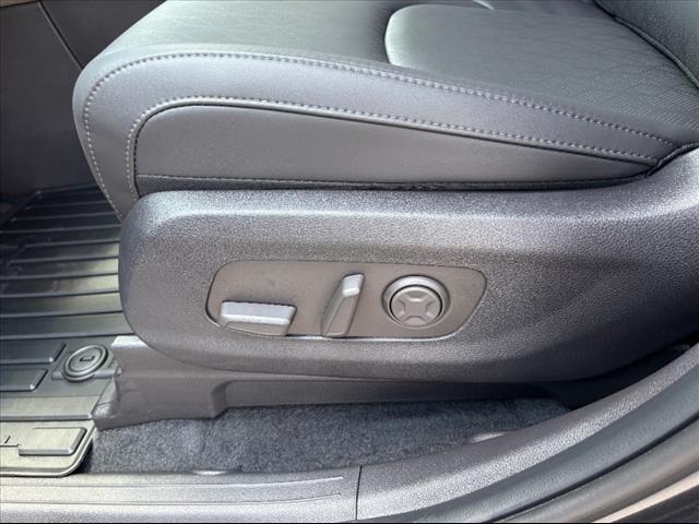 new 2025 Kia Carnival car, priced at $40,581