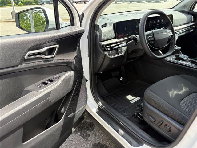new 2026 Kia Sportage car, priced at $33,380