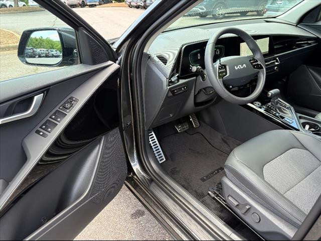 new 2025 Kia Niro car, priced at $33,281