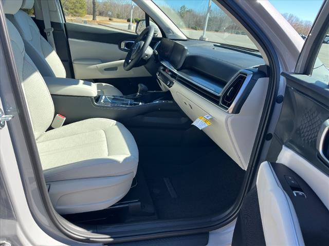 new 2025 Kia Sorento car, priced at $38,097