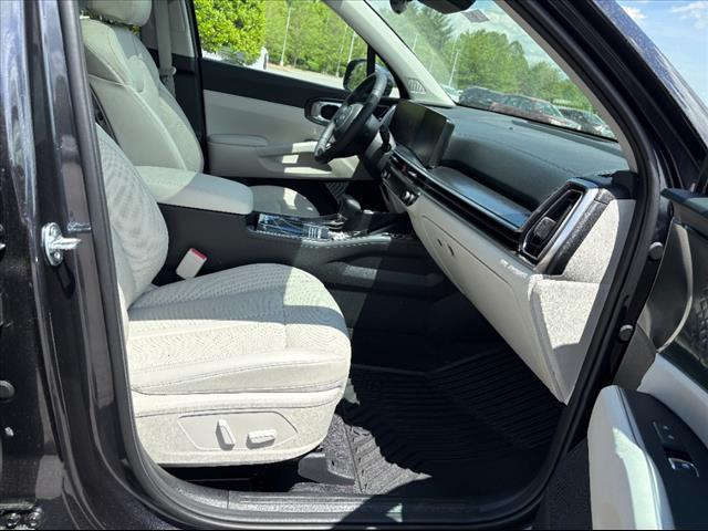 new 2025 Kia Sorento car, priced at $42,441