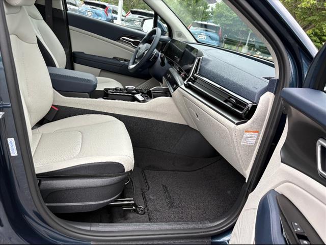 new 2025 Kia Sportage Hybrid car, priced at $35,030