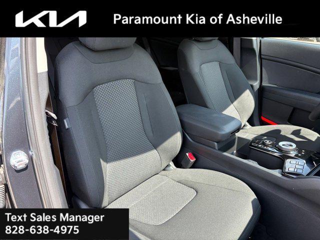 new 2025 Kia Sportage Hybrid car, priced at $29,885
