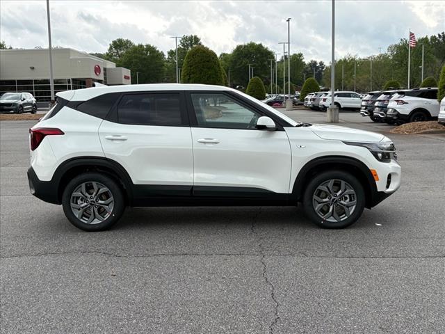 new 2025 Kia Seltos car, priced at $26,332