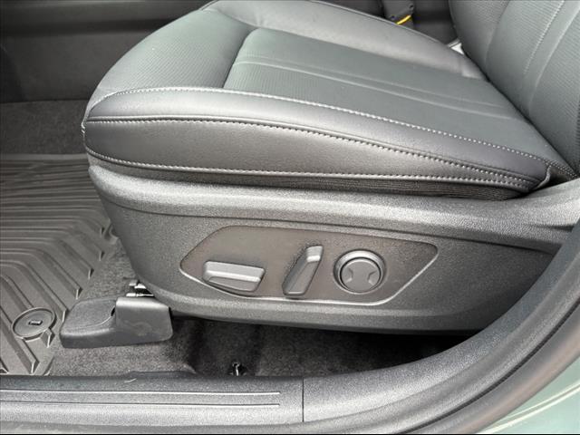new 2025 Kia Sorento Hybrid car, priced at $43,320