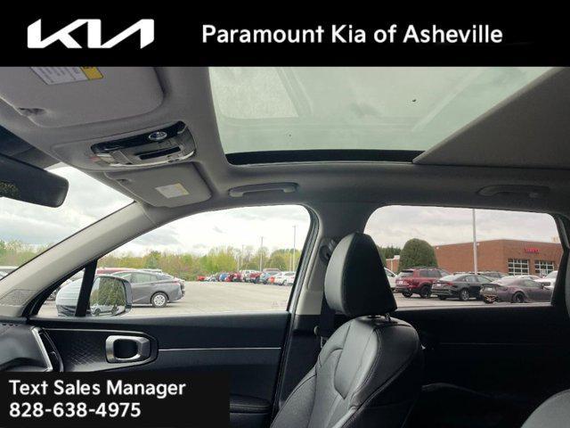 new 2025 Kia Sorento car, priced at $42,900