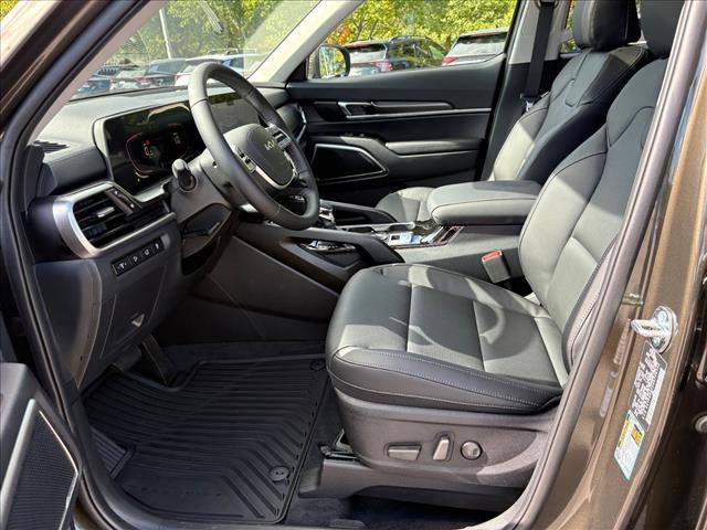 new 2025 Kia Telluride car, priced at $41,640