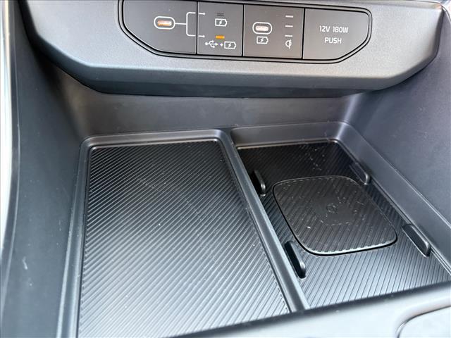 new 2026 Kia Carnival Hybrid car, priced at $46,135