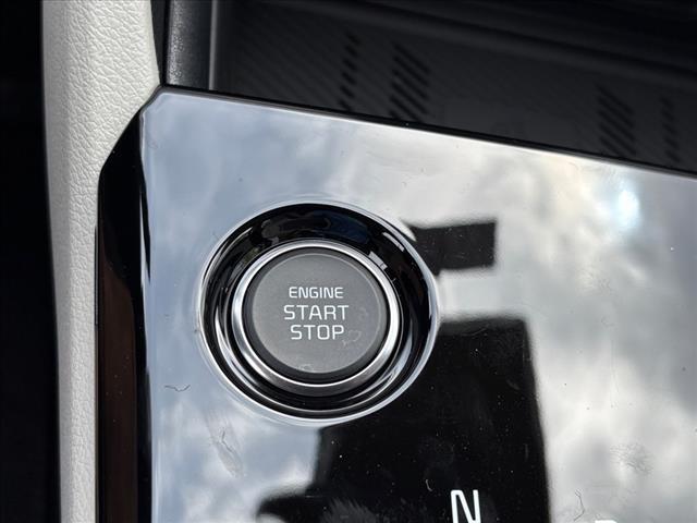 new 2025 Kia Sportage Hybrid car, priced at $36,010