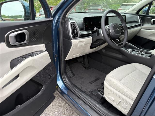 new 2025 Kia Sorento Hybrid car, priced at $41,575