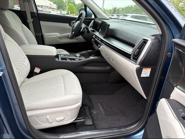new 2025 Kia Sorento Hybrid car, priced at $41,575