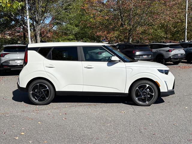 new 2025 Kia Soul car, priced at $25,600