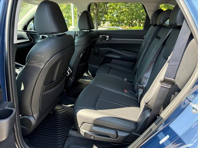 new 2026 Kia Sorento car, priced at $39,295