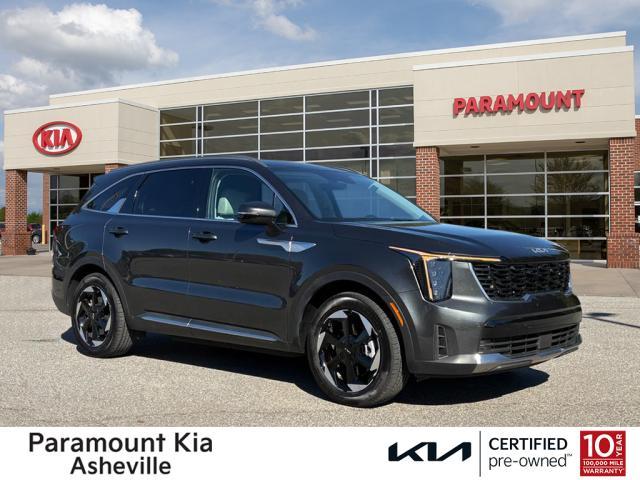 used 2025 Kia Sorento Hybrid car, priced at $40,761