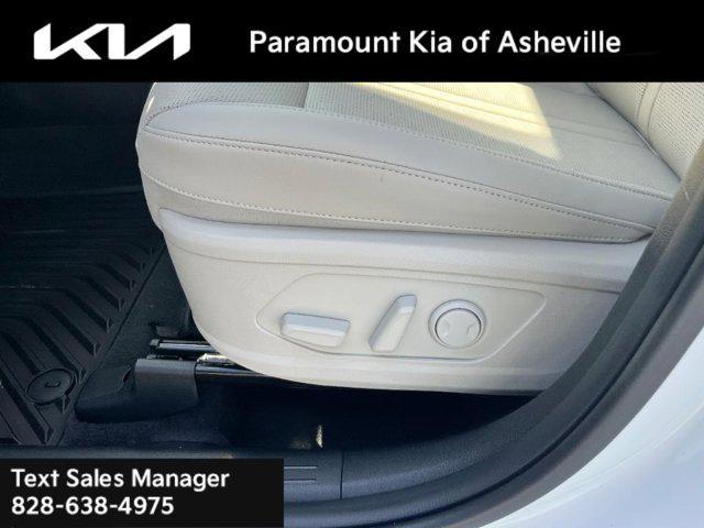 new 2025 Kia Sorento car, priced at $42,900